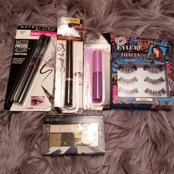 MakeUp Bundle - Picture 2 of 8